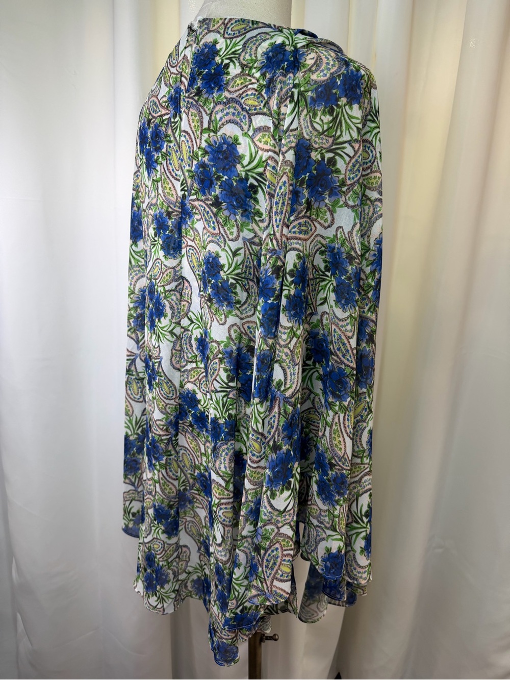NWT Badgley Mischka Women’s Sleeveless Blouse w/ Capelet in Blue Floral Multi XS - Picture 13 of 16